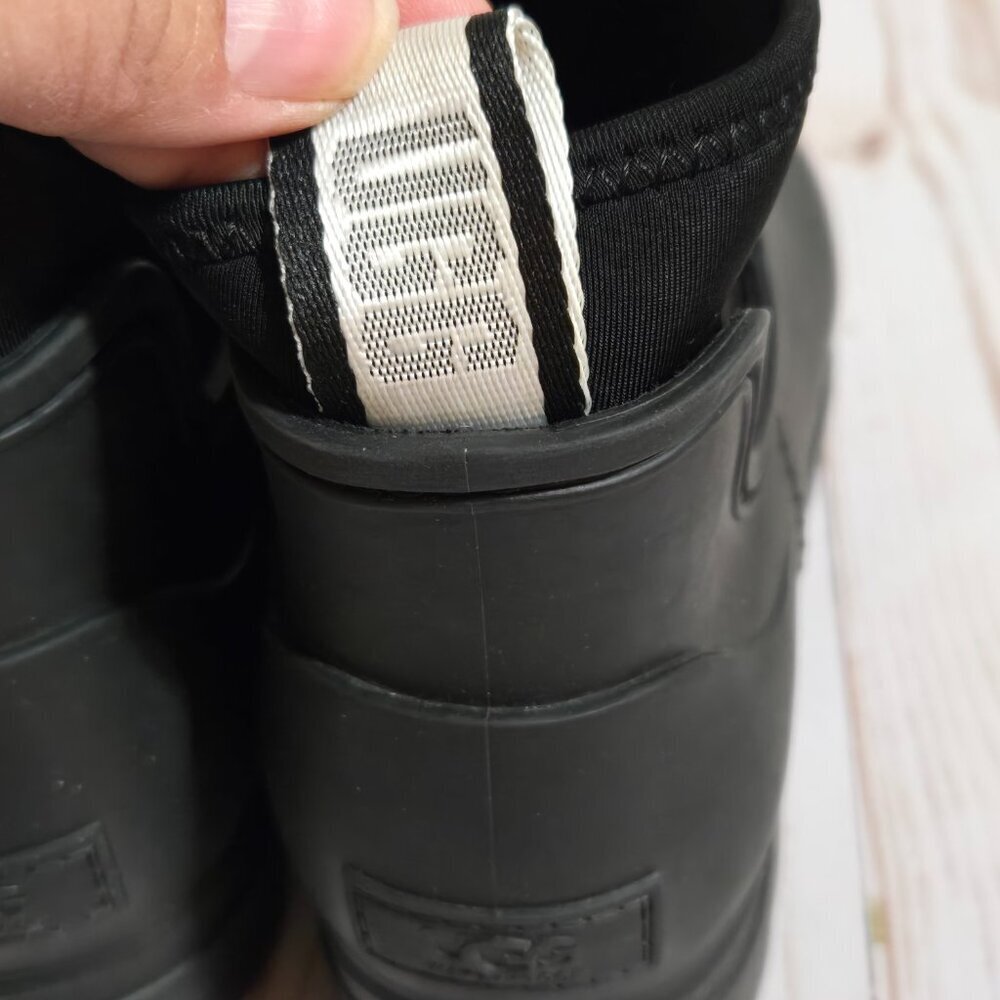 UGG Women's Droplet Rain Boot In Black Color Size 9 - Picture 4 of 9